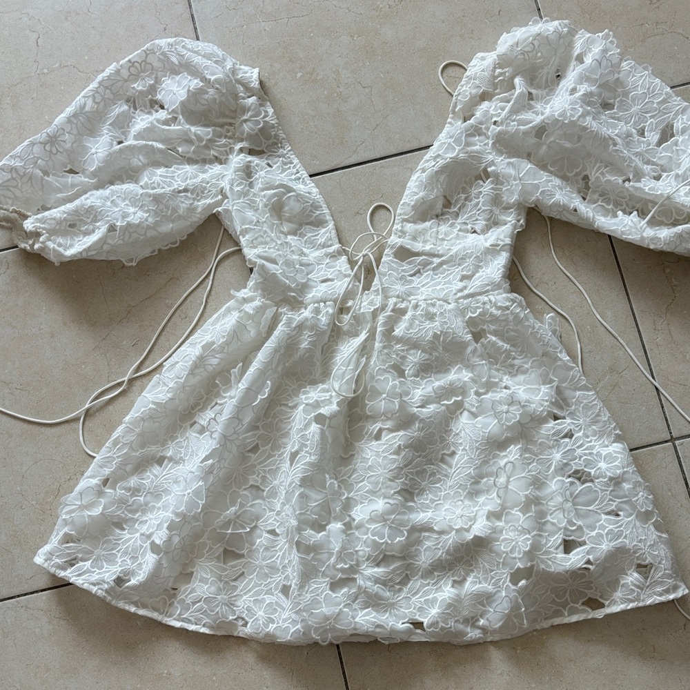 For Love & Lemons size S White Floral Lace Puff-Sleeve Mini Dress